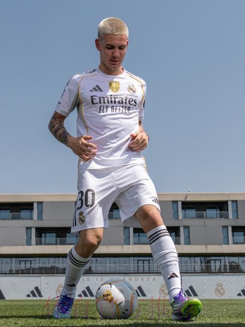 皇马有意16岁小将马斯坦托诺 解约金4500万欧 皇马有意16岁小将马斯坦托诺 解约金4500万欧